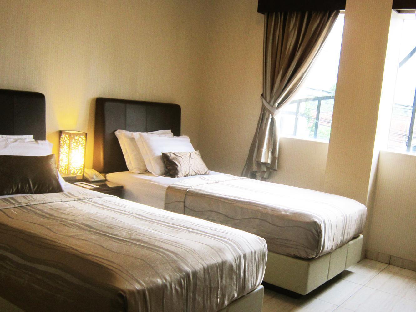 Hotel C3 Semarang Exterior photo